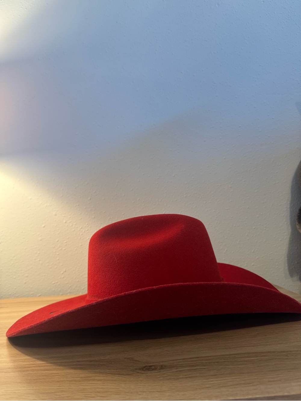 Serratelli Hat Co Red Felt Cowboy Hat - Picture 6 of 9
